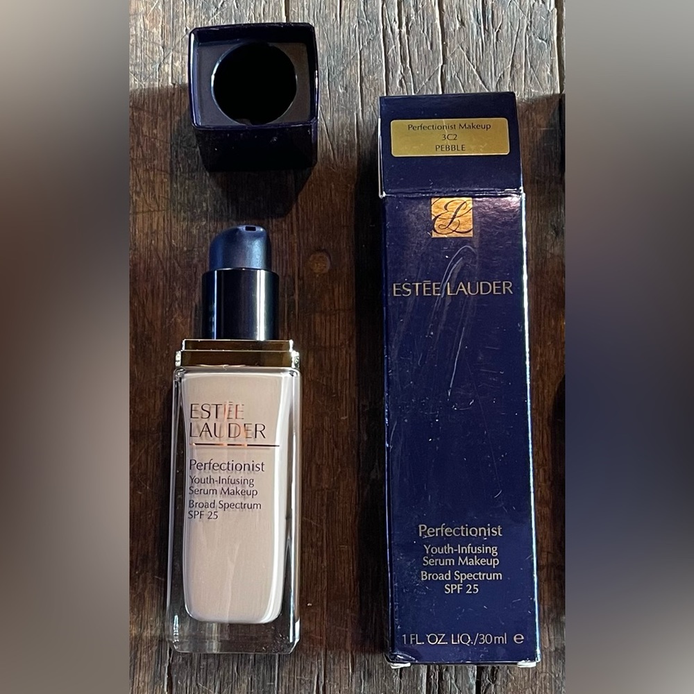 Estée Lauder Perfectionist Youth Infusing Serum Makeup 3C2 Pebble NIB 1 oz